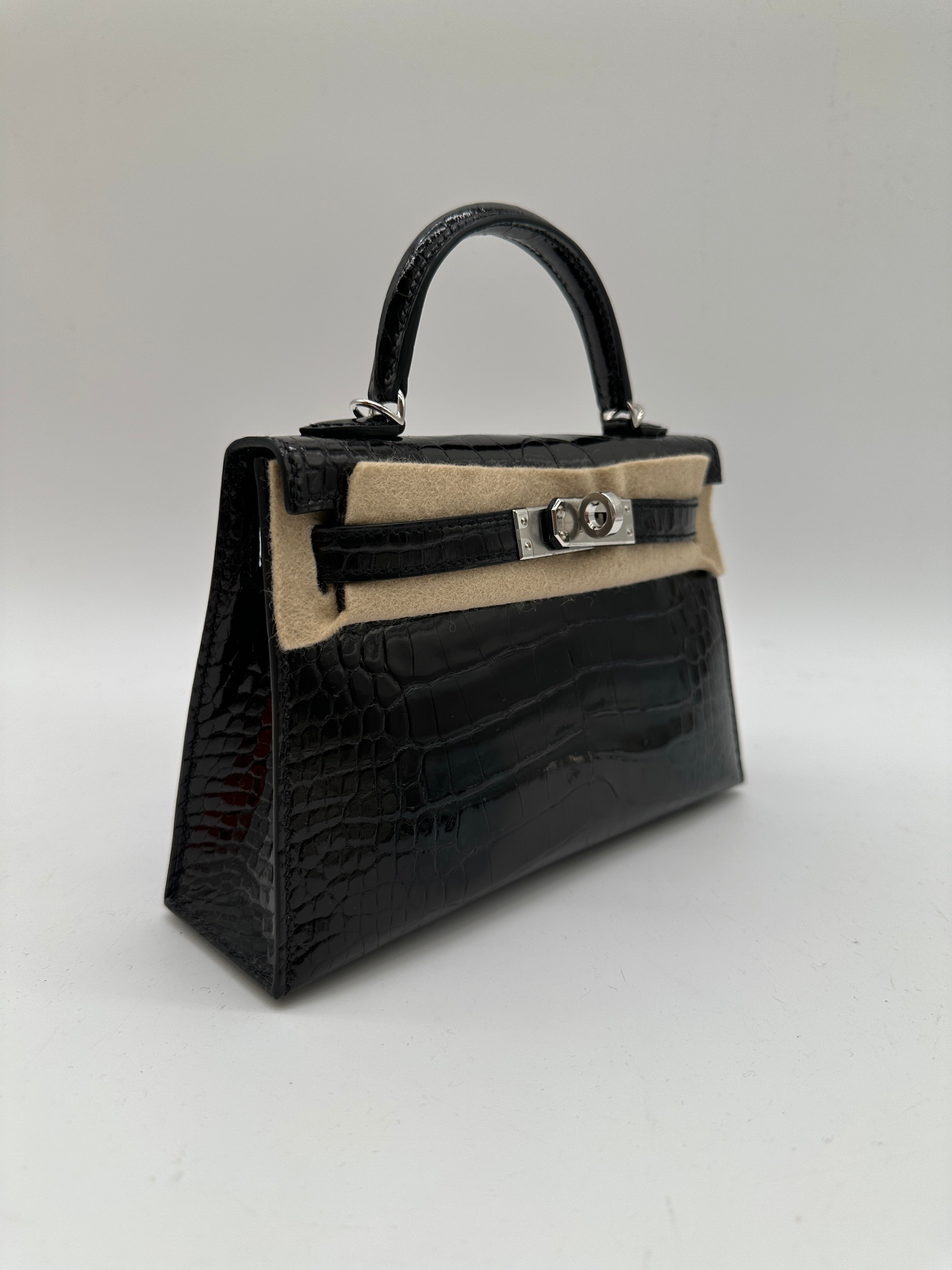 Hermès Kelly 20 Black Shiny Alligator PHW