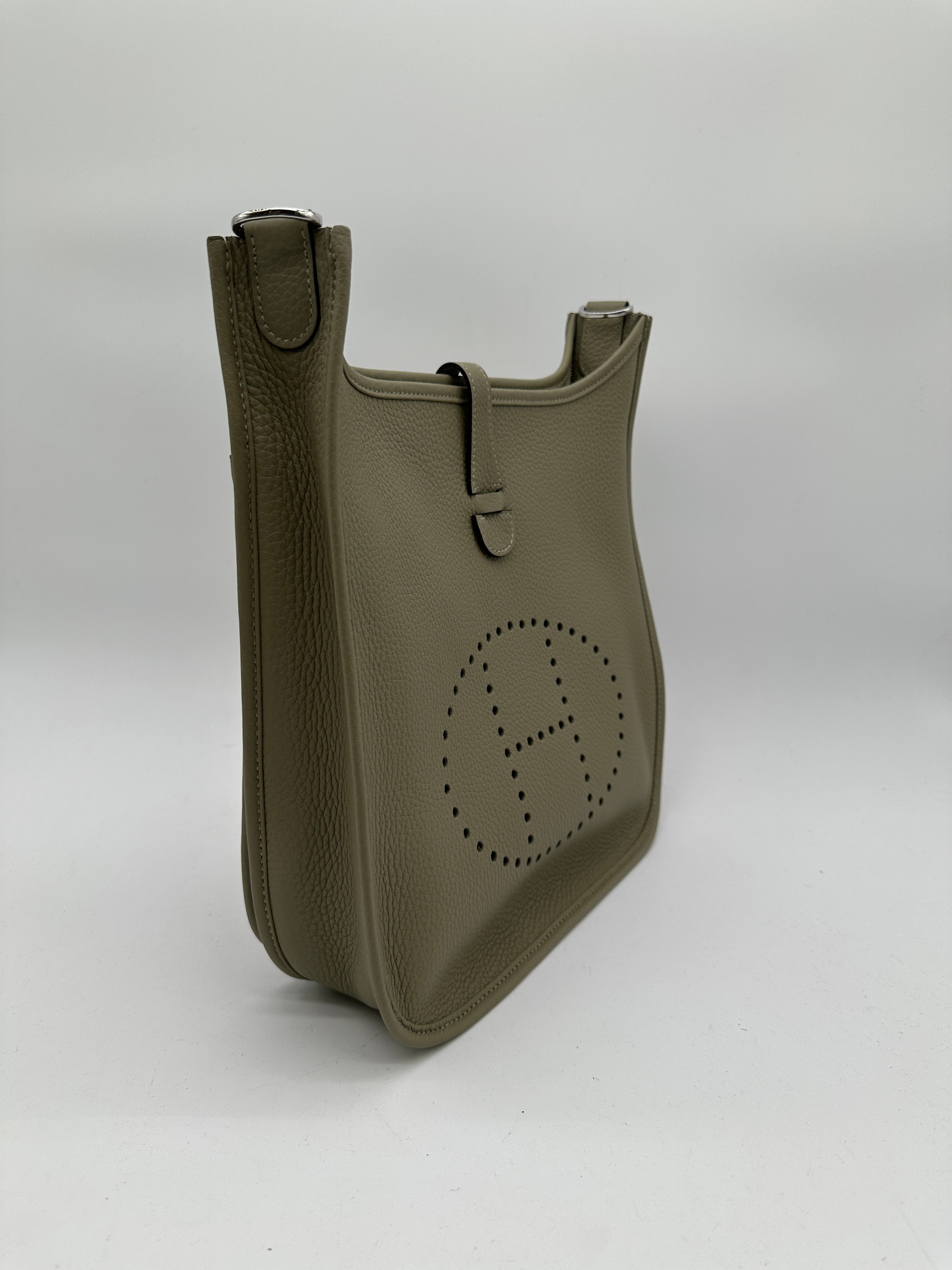 Hermès Vintage Kelly Pochette Rouge Casaque Doblis PHW