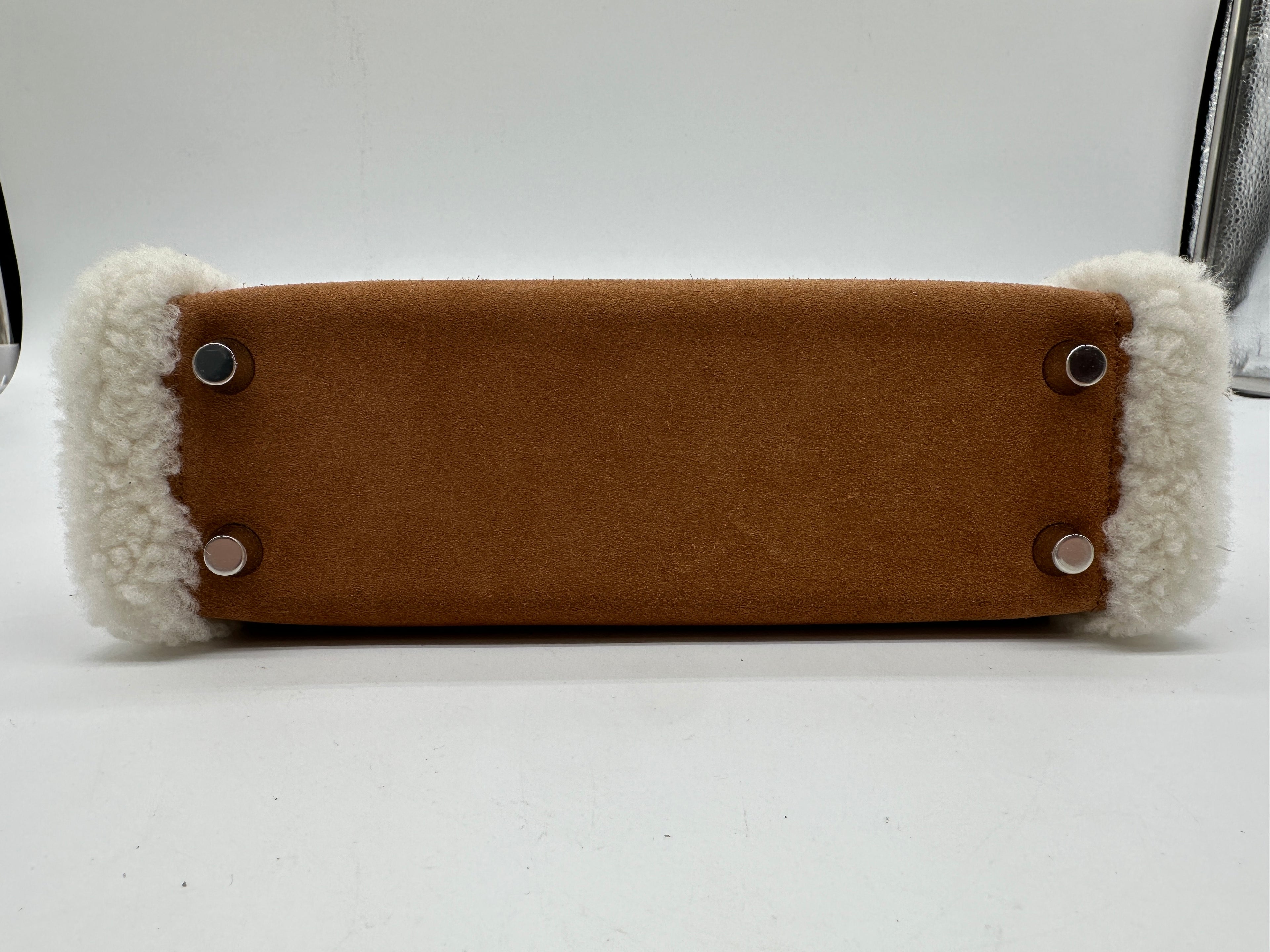 Hermès Kelly 20 Grizzly Swift Chamois / Ecru