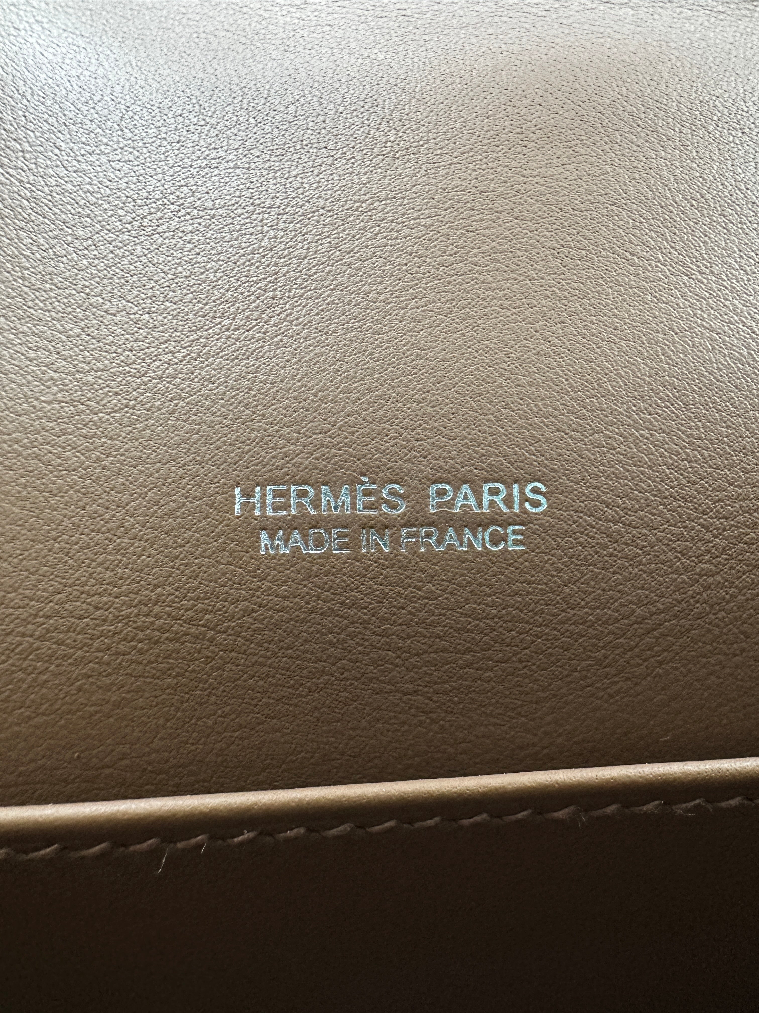 Hermès Kelly 20 Grizzly Swift Chamois / Ecru
