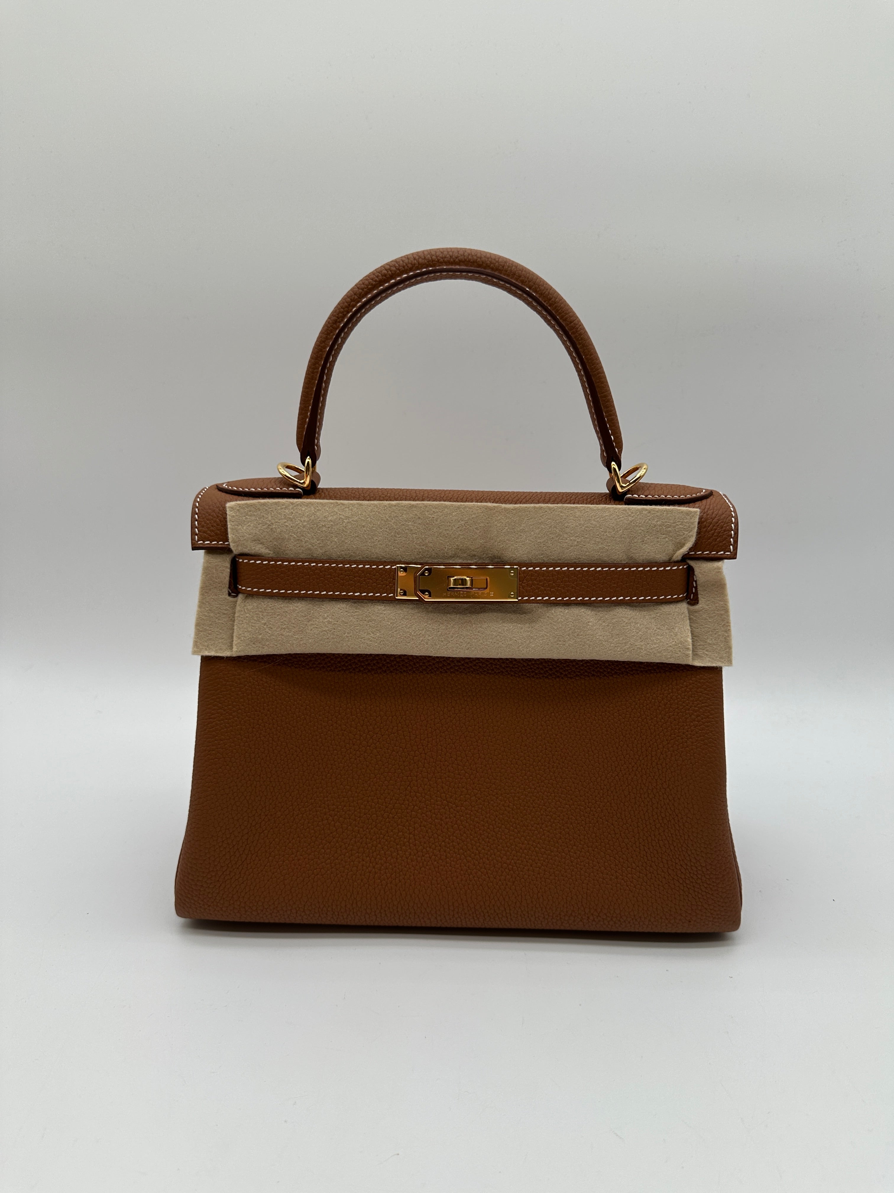 Hermès Kelly 28 Gold Togo GHW