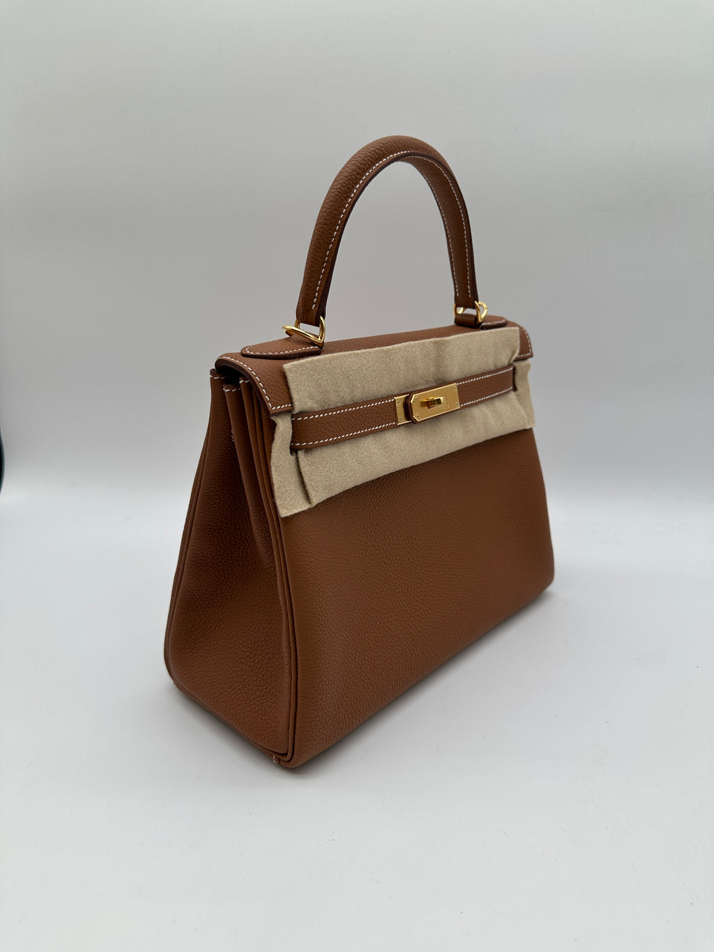 Hermès Kelly 28 Gold Togo GHW