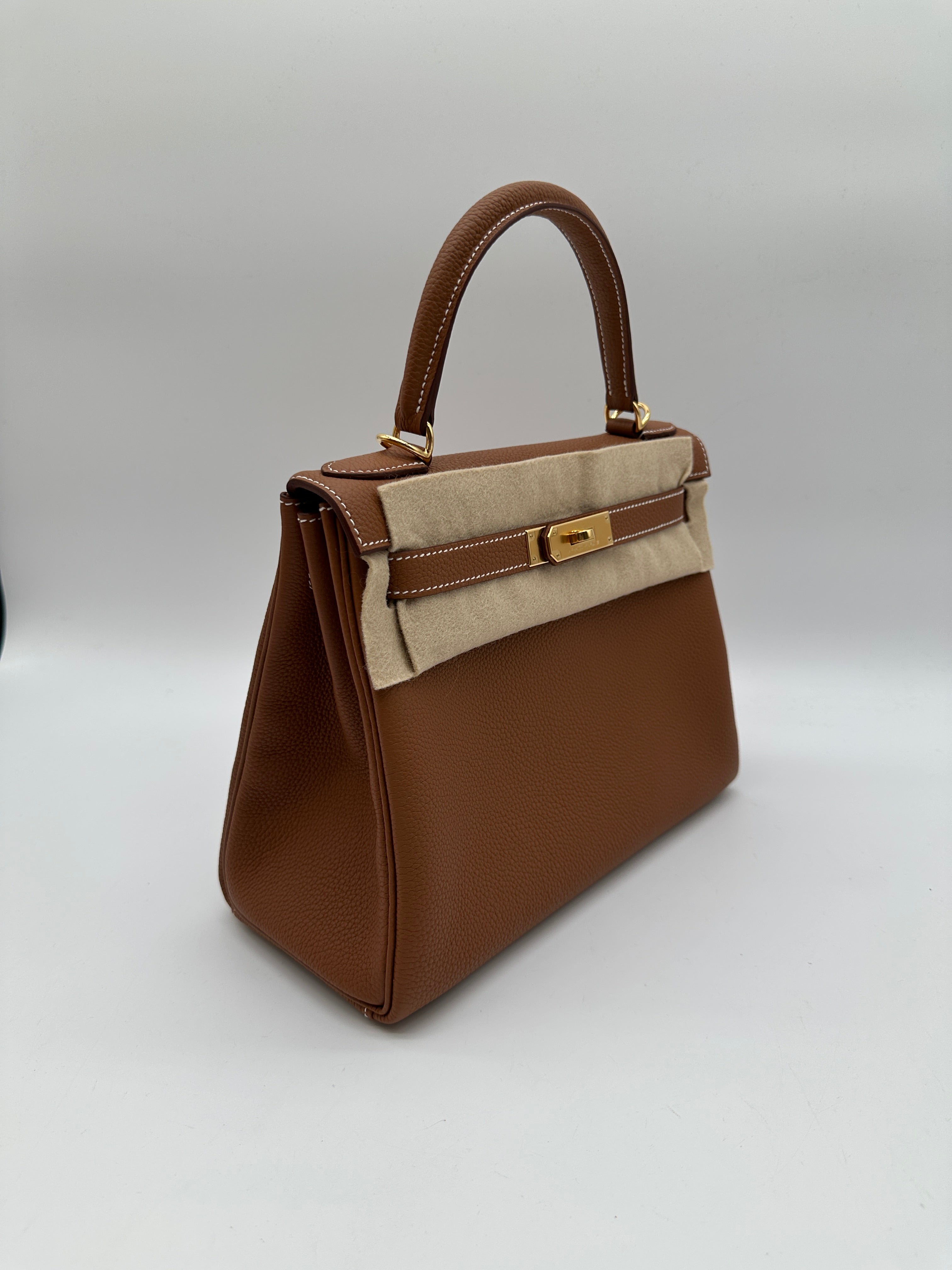 Hermès Kelly 28 Gold Togo GHW